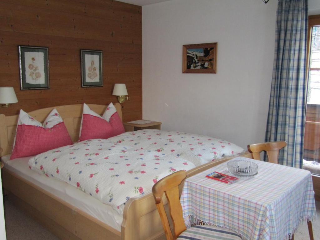 Hotel Haus Friedl Kitzbühel Zimmer foto